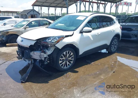 2020 Ford Escape Titanium из США, поврежденный, VIN 1FMCU9J90LUA39747